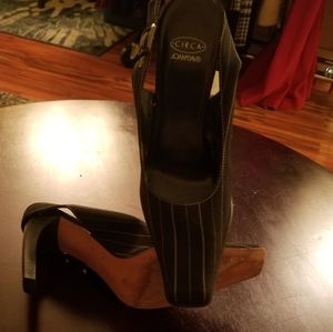 Joan and David blocked heels